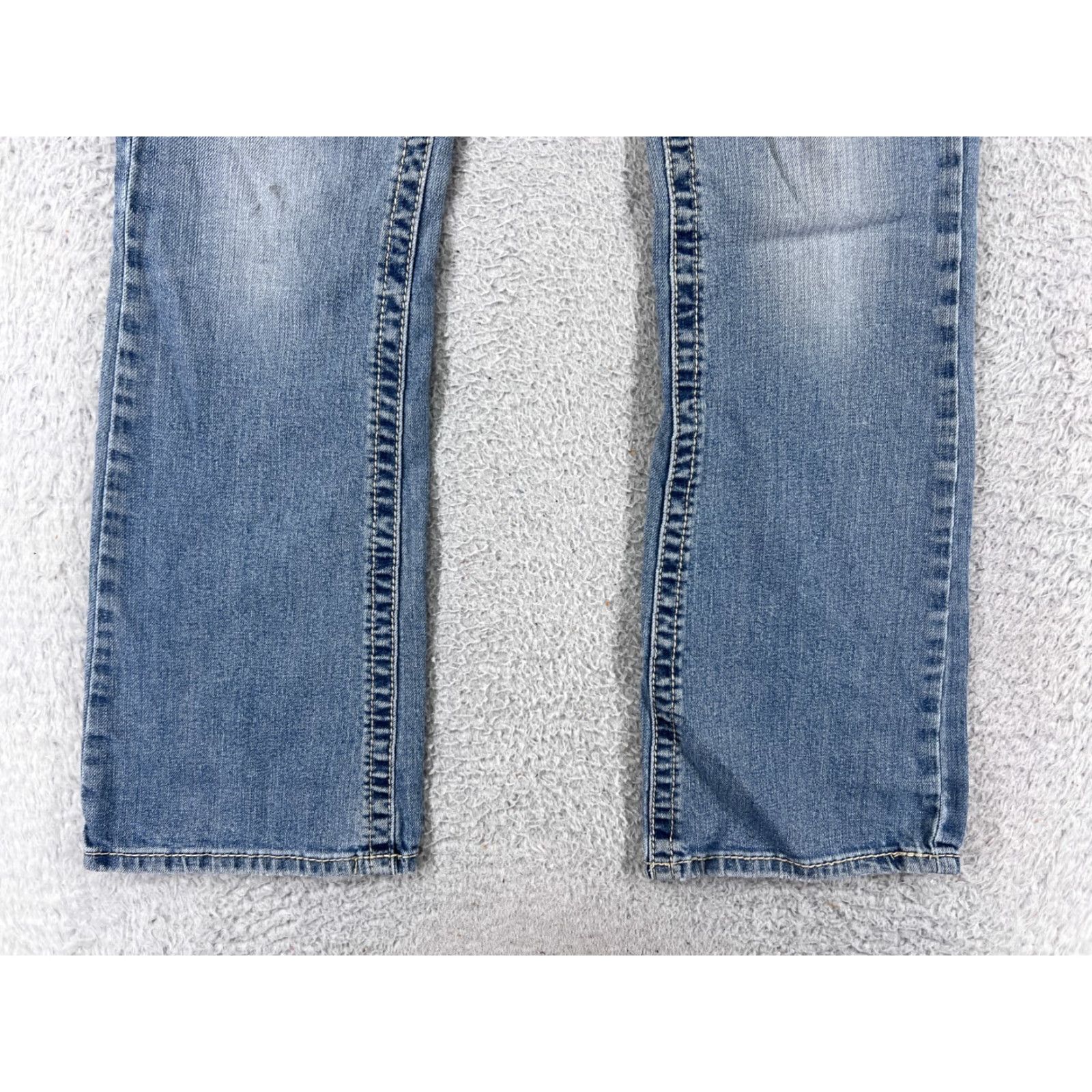 Vintage Maurices Jeans Women Bootcut Denim Blue Light Wash 3 Low Rise 30 Inseam 5-Pocket Embroidered Rhinestone Size 26" / US 2 / IT 38 - 4 Thumbnail
