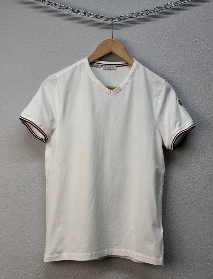 Moncler Moncler Vintage Luxury T-shirt Tee Size US S / EU 44-46 / 1 - 9 Thumbnail