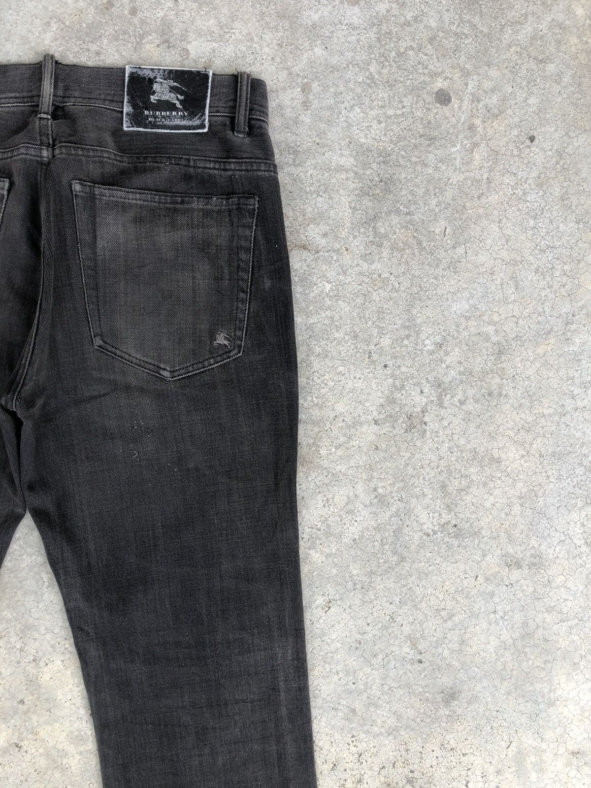Burberry Burberry Black Label Embroidered Logo Distressed Jeans Slim Size US 31 - 10 Thumbnail