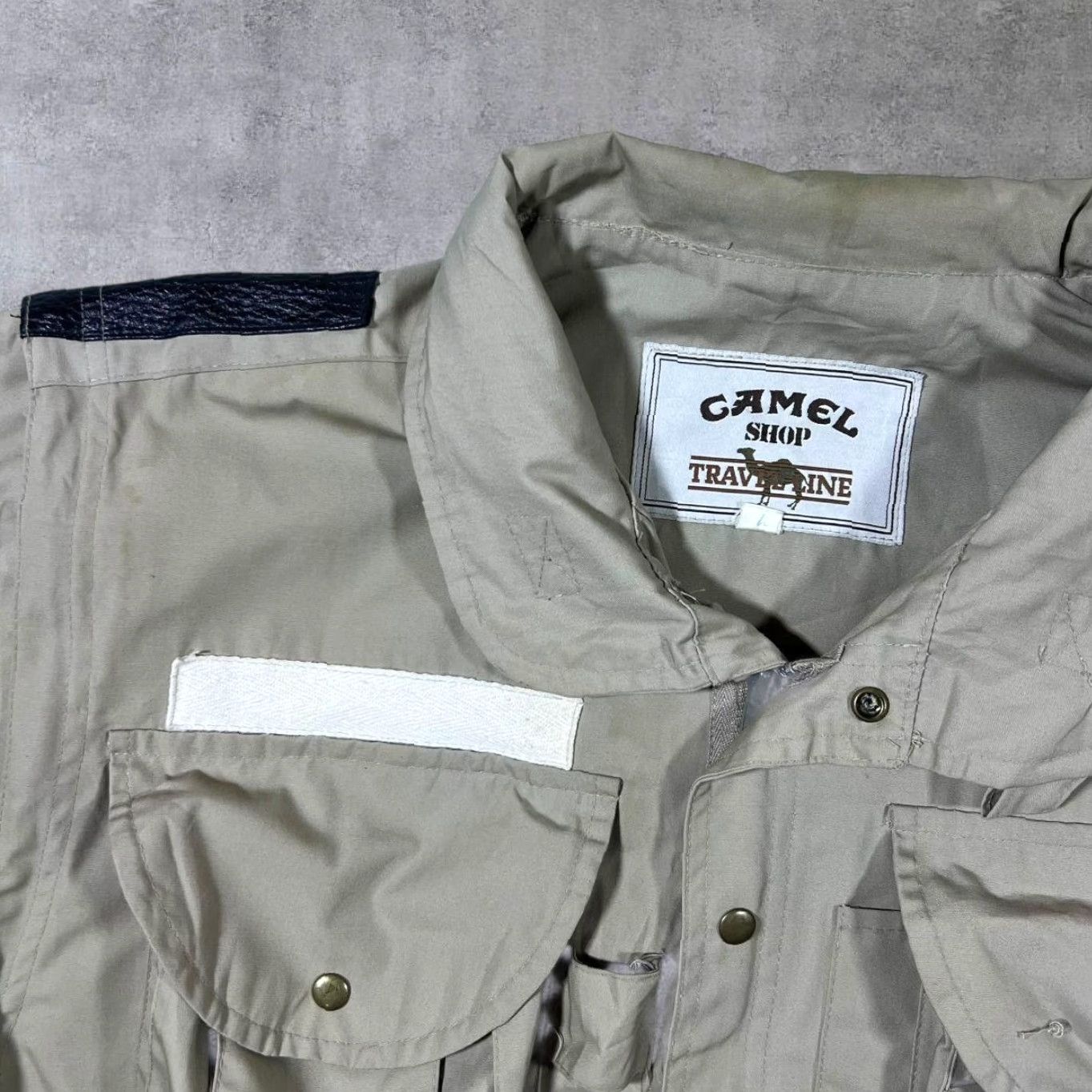 Camel VINTAGE Camel Travel Line Safari Utility Heavy Cotton Field Jacket Beige L Adults Large Military Jacket Pocket Zip Packaway Hood Men Mens Size US L / EU 52-54 / 3 - 4 Thumbnail