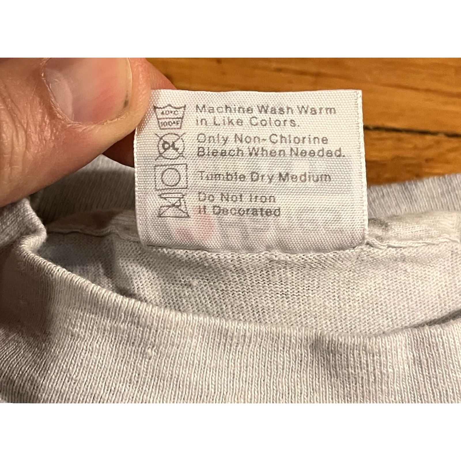 Hanes VINTAGE MGM UA United Artists Shirt Men’s L Grey 80s Graphic Print Crew Neck Short Sleeve Hanes Beefy M Fits Like XL Mens Shirt Size US M / EU 48-50 / 2 - 7 Thumbnail