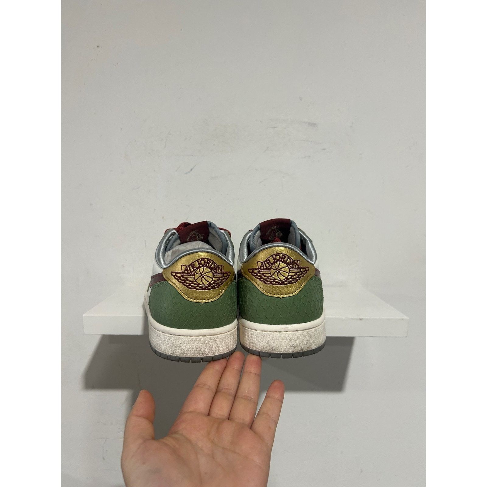 Nike JORDAN 1 RETRO LOW YEAR OF THE DRAGON SIZE 11.5 PREOWNED Size US 11.5 / EU 44-45 - 3 Thumbnail
