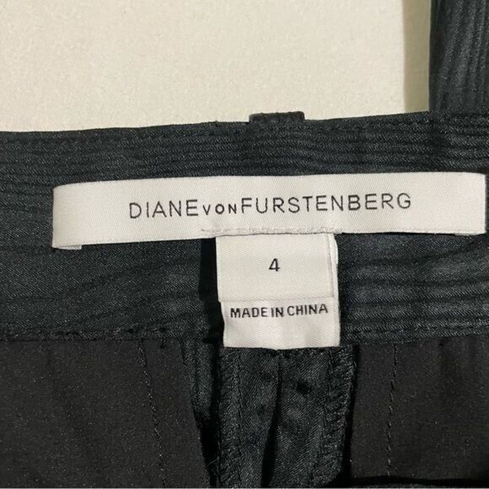 Diane von Furstenberg Diane von Furstenberg Pants Black Staple Textured Size 4 Size 27" / US 4 / IT 40 - 4 Thumbnail