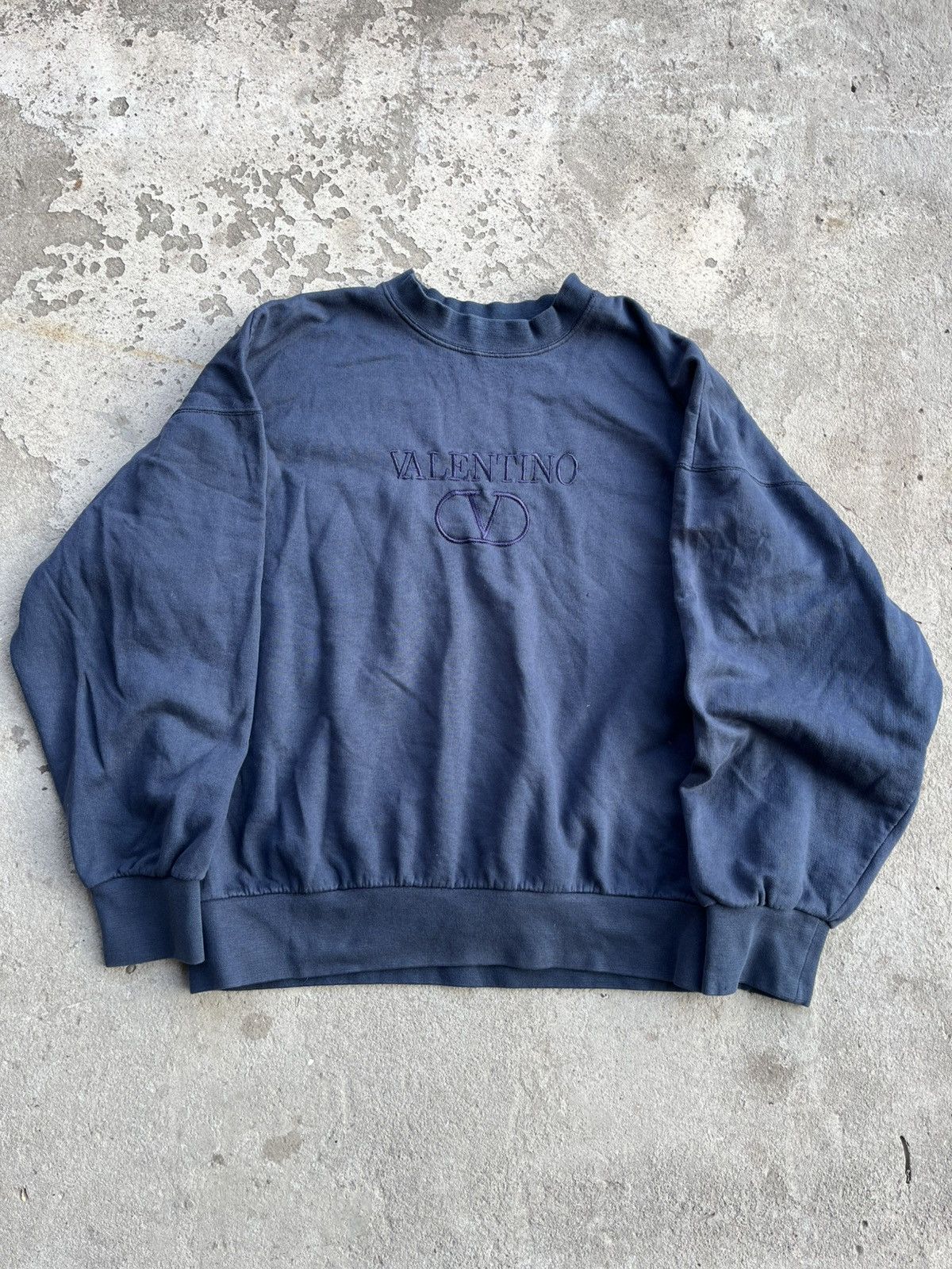 Japanese Brand × Valentino × Vintage 90s Valentino Big Logo Faded Cropped Baggy Boxy Sweatshirt Size US S / EU 44-46 / 1 - 2 Thumbnail