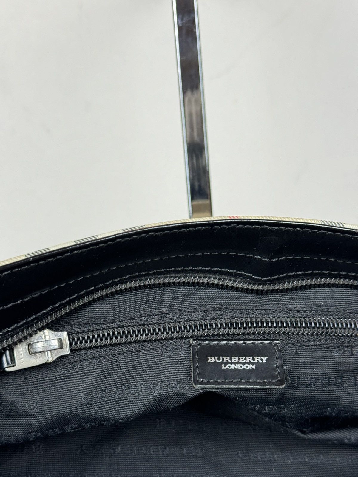 Burberry Leather shoulder bag Burberry original luxury casual item Size ONE SIZE - 4 Thumbnail