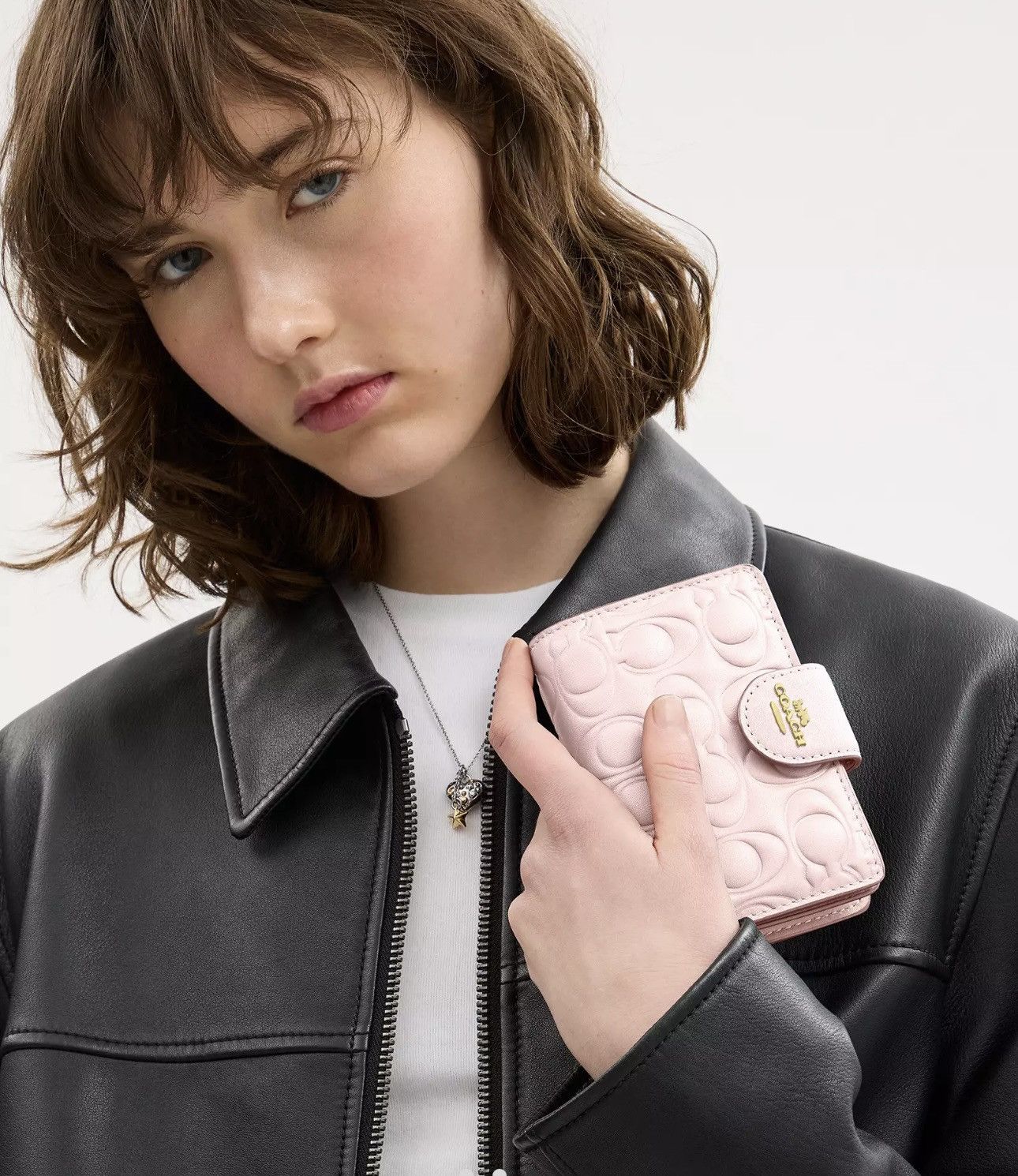 Coach Coach CZ341 Medium Corner Zip Wallet In Signature Leather Size ONE SIZE - 3 Thumbnail