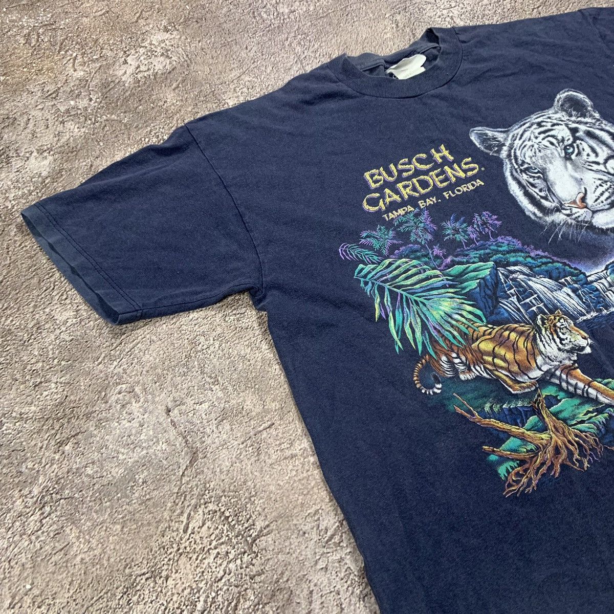 Vintage Vintage 90s Busch Gardens Tiger Graphic Tee Streetwear L Size US L / EU 52-54 / 3 - 4 Thumbnail