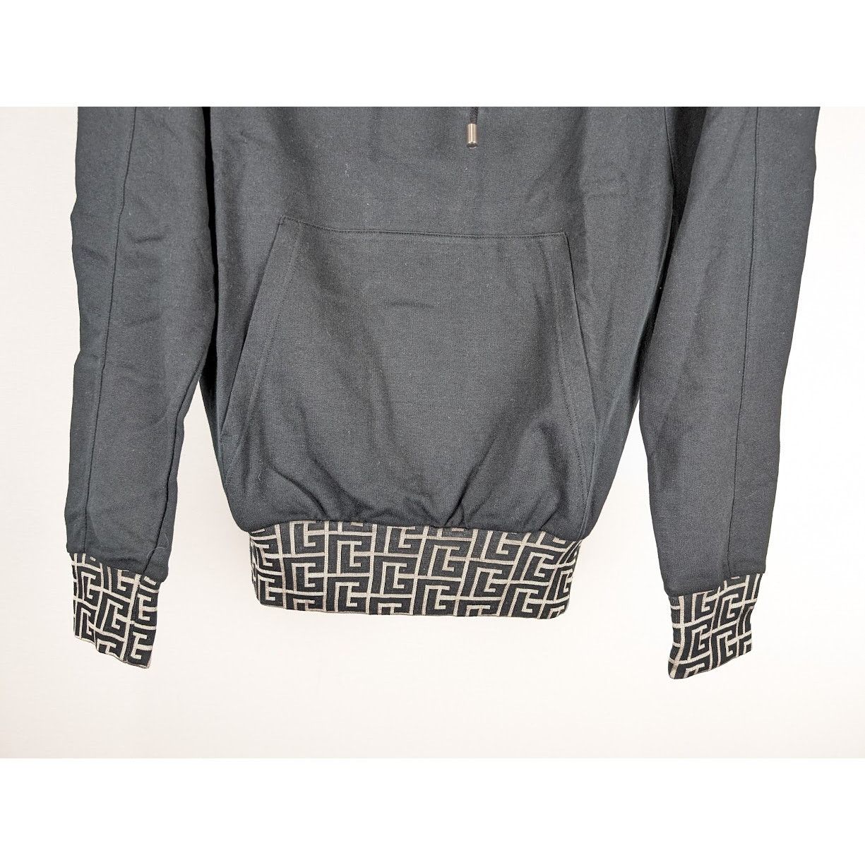 Balmain o1rshd1 Q:2 / Pullover Hoodie With Monogram Logo Trim Black Size US M / EU 48-50 / 2 - 5 Thumbnail