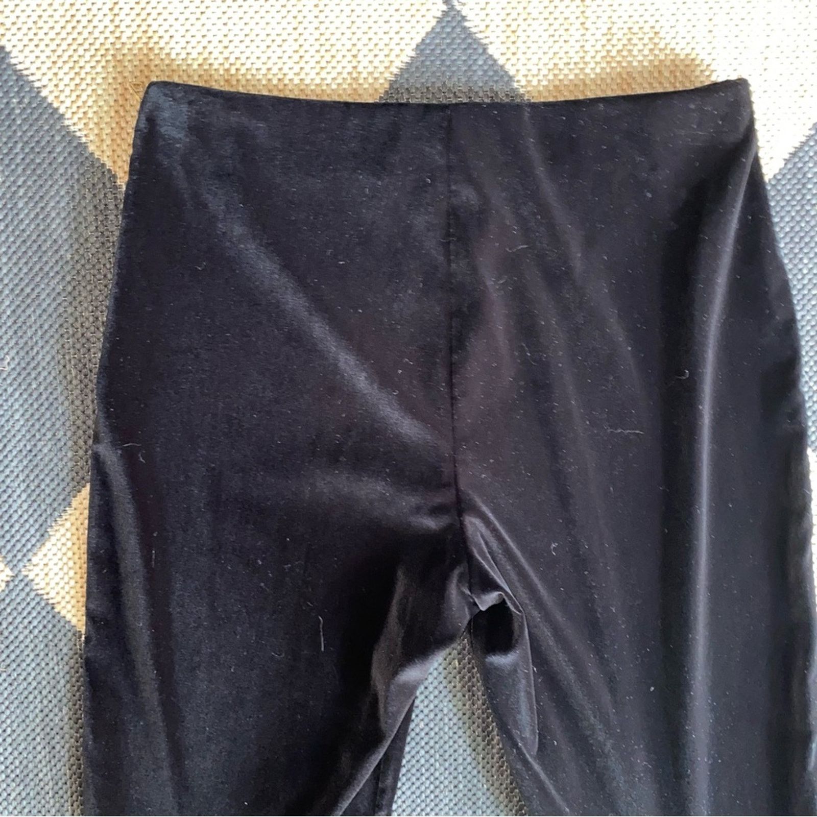 Alice + Olivia Alice + Olivia $399 Jinny Side-Zip Pants Black Velvet 6 EUC Size 28" / US 6 / IT 42 - 11 Thumbnail