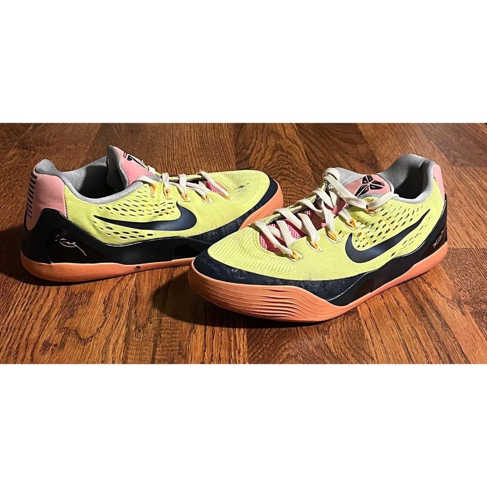 Nike Nike Kobe 9 EM Green Volt Size 6Y Size US 6 / EU 39 - 1 Thumbnail