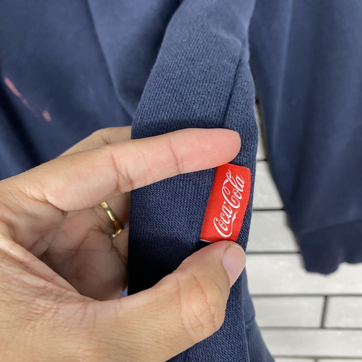 Japanese Brand Vintage Sweatshirt Coca Cola Big Logo Size US L / EU 52-54 / 3 - 17 Thumbnail