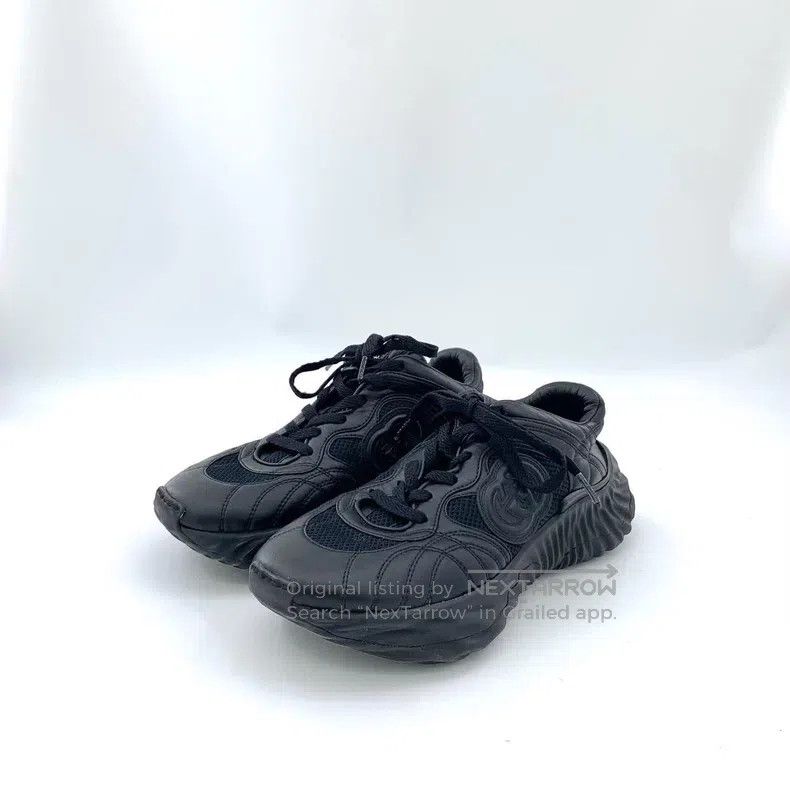 Gucci Black logo tie-up casual flat sneakers
