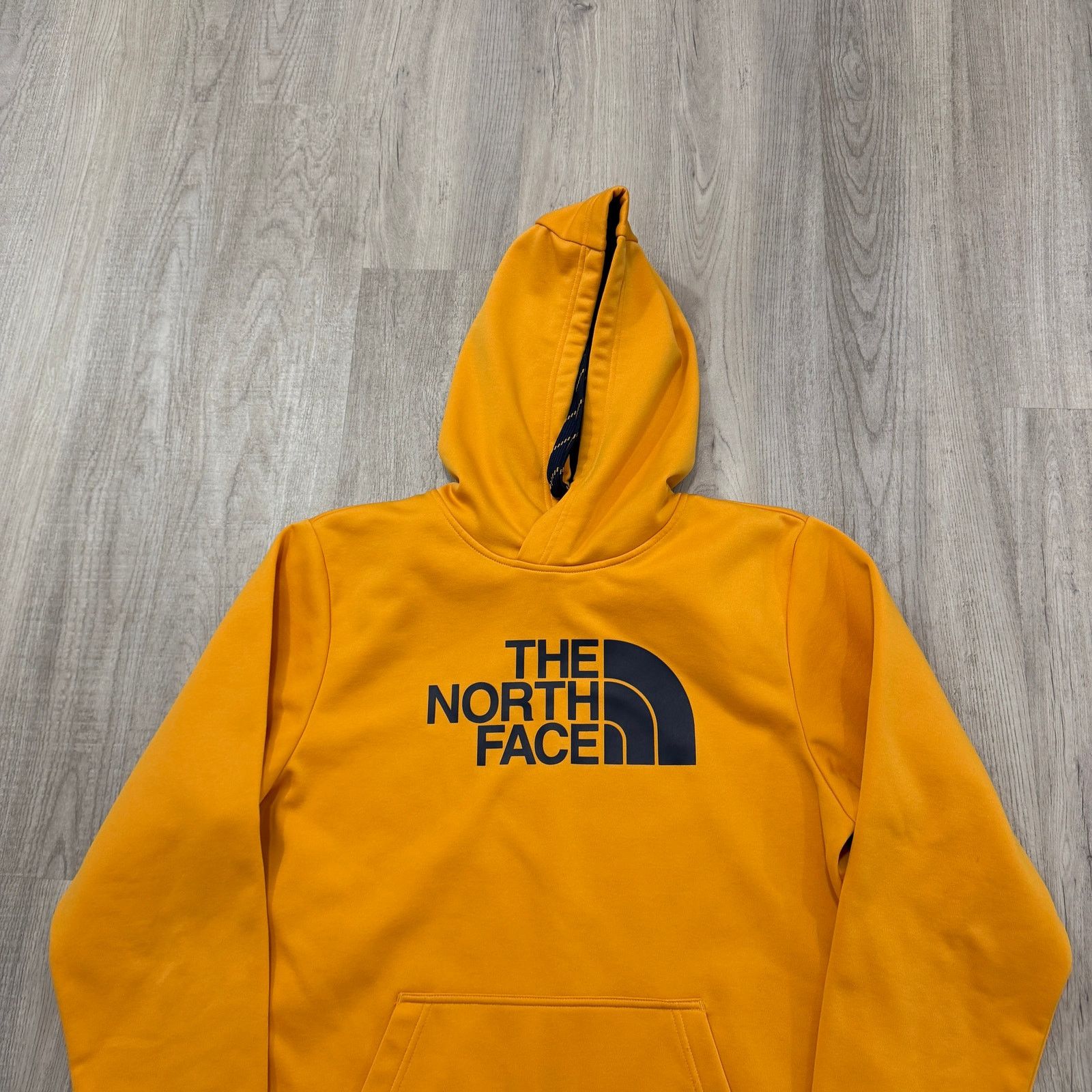 The North Face The North Face Hoodie Medium Yellow Pullover Sweatshirt Size US M / EU 48-50 / 2 - 2 Thumbnail