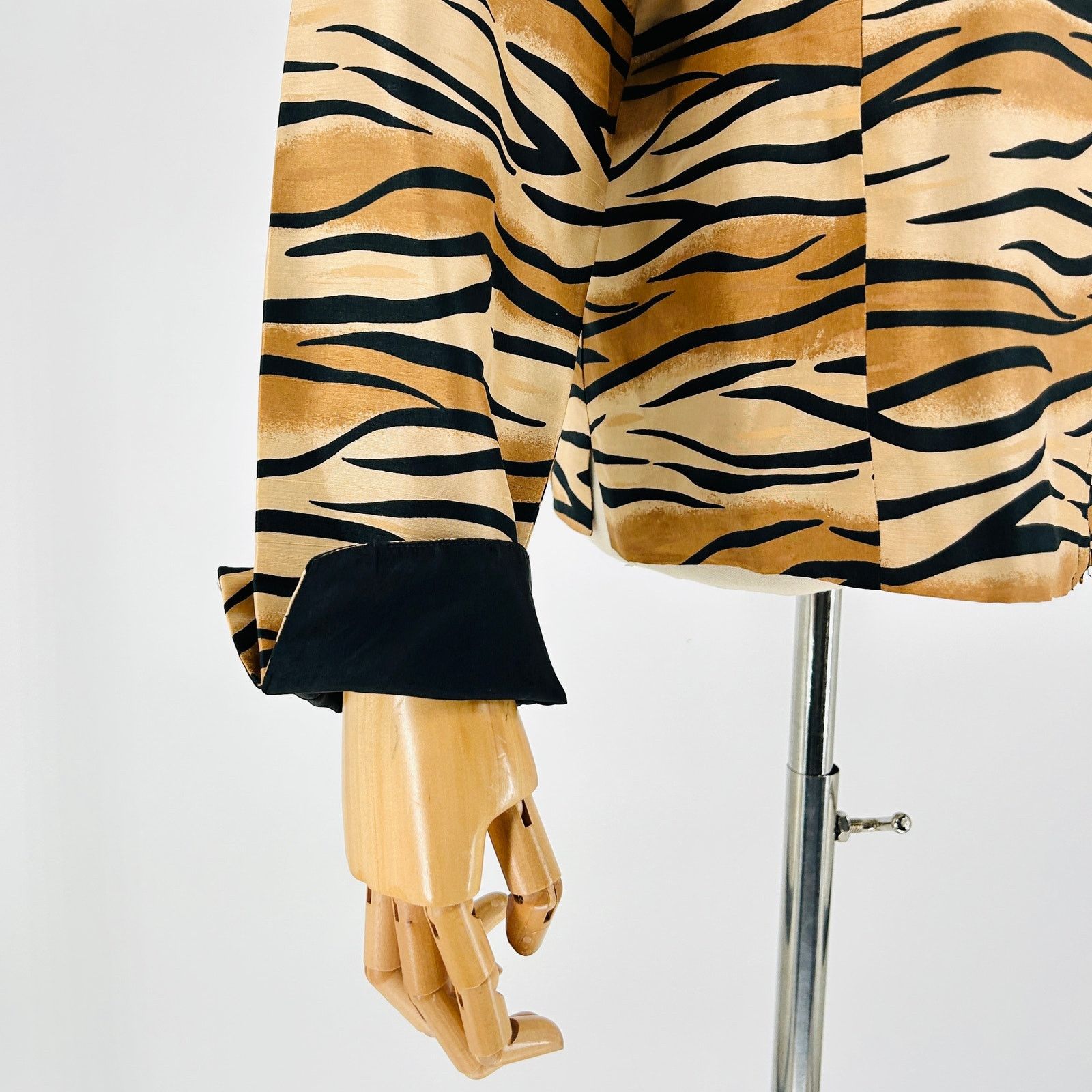 Vintage Vintage Y2K Silkland Tiger Stripe Animal Print Silk Jacket Size L / US 10 / IT 46 - 4 Thumbnail