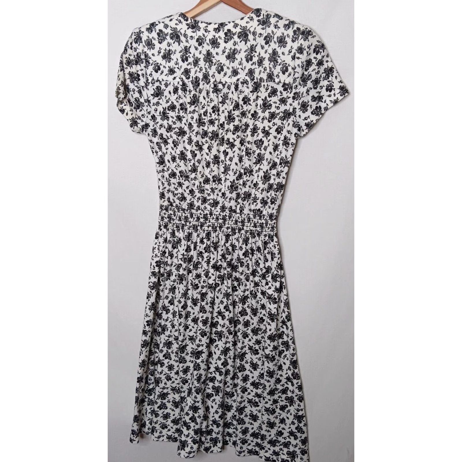 Vintage VINTAGE Flowers Dress Shirt Dress Women 8 White Black Floral Knit ILGWU Cottagecore USA Spring Summer Fall Vintage Shirt Dress Womens Size M / US 6-8 / IT 42-44 - 6 Thumbnail