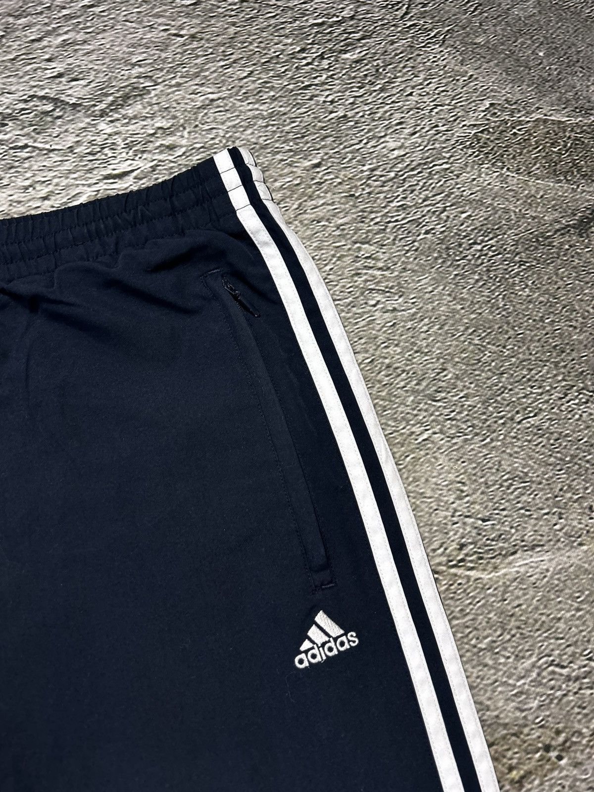 Adidas × Vintage Adidas vintage navy track pants small logo 2000s drill Y2K Size US 32 / EU 48 - 2 Thumbnail