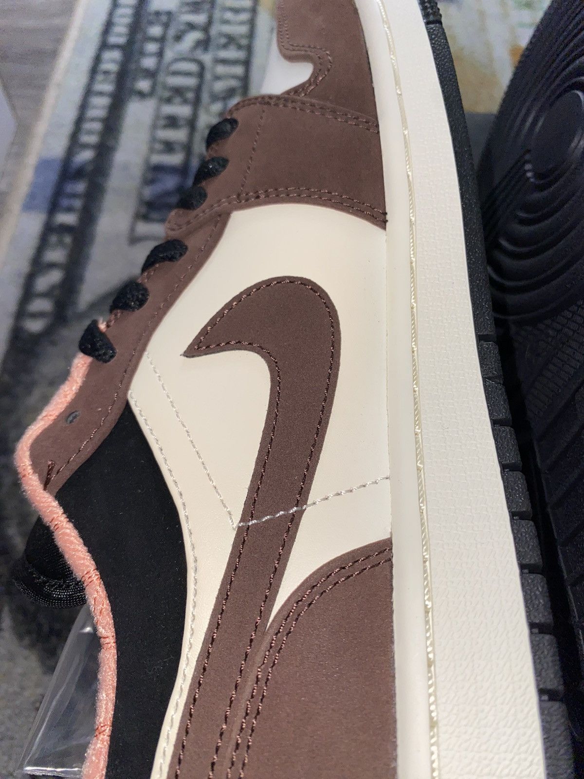 Jordan Brand × Nike Jordan 1 Low Mocha Size US 8 / EU 41 - 6 Thumbnail