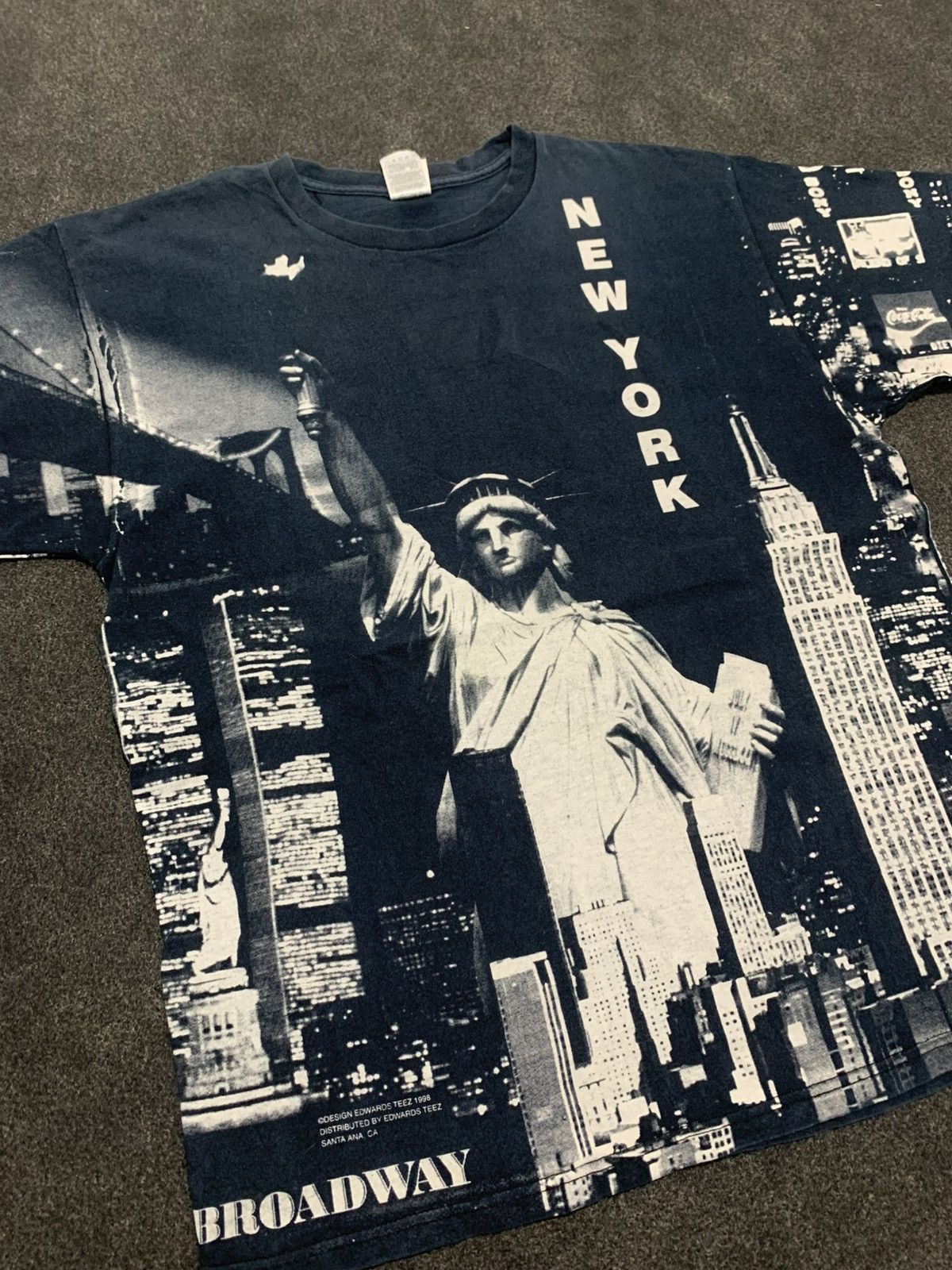 Fruit Of The Loom Vintage 1998 New York City All Over Print (AOP) T-Shirt Size US XL / EU 56 / 4 - 2 Thumbnail