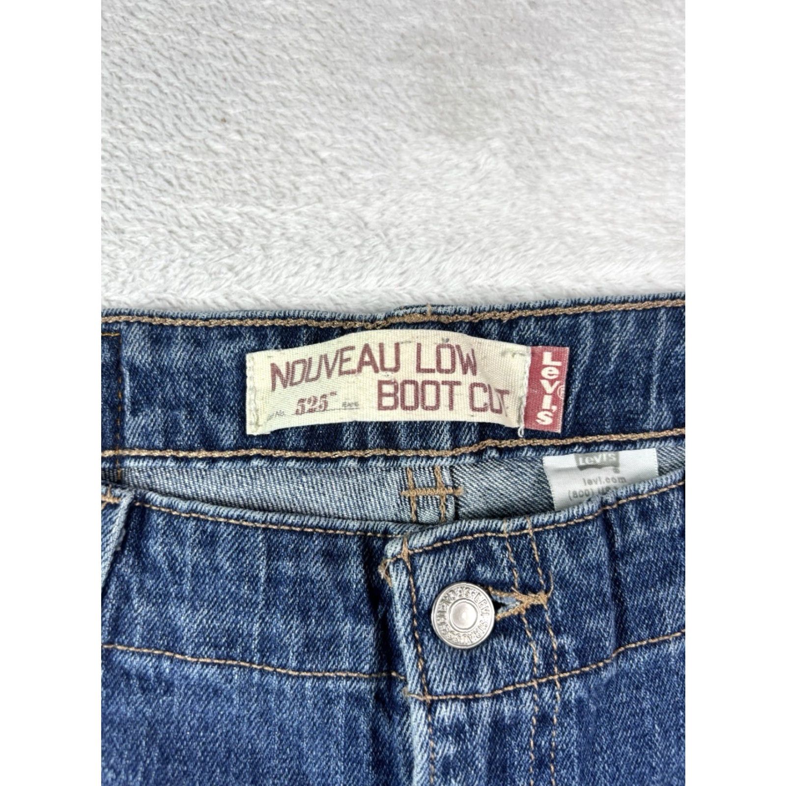 Levi's VINTAGE Levi's Jeans 525 Women’s Size 14 M Nouveau Low Boot Cut Blue Denim 1990s Women Size 36" / US 14 / IT 50 - 7 Thumbnail