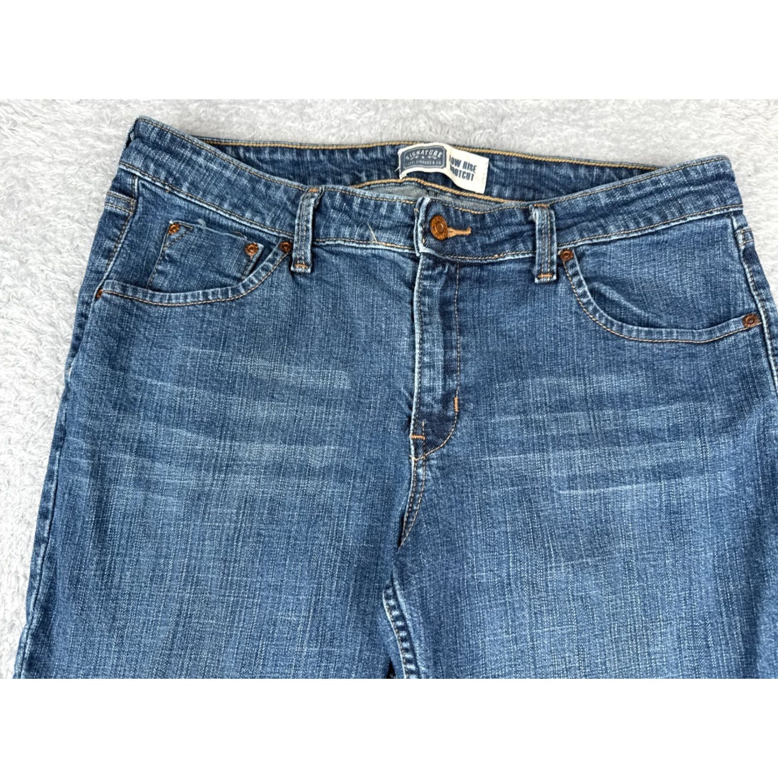 Levi's VINTAGE Levis Jeans Womens 12 Blue Denim Low Rise Bootcut Cotton Blend Medium Wash 32x29 Jeans Women Blue 90s Brand Levi's Mens (adjusted) Size 34" / US 12 / IT 48 - 4 Thumbnail