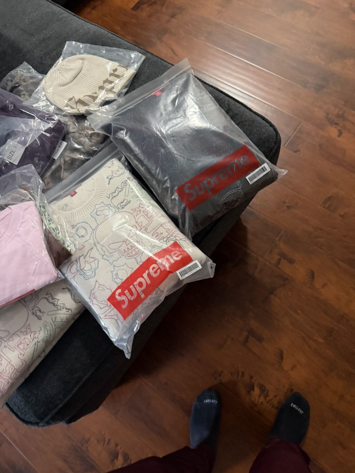 Supreme Supreme collage embroidered sweater Size US M / EU 48-50 / 2 - 2 Thumbnail