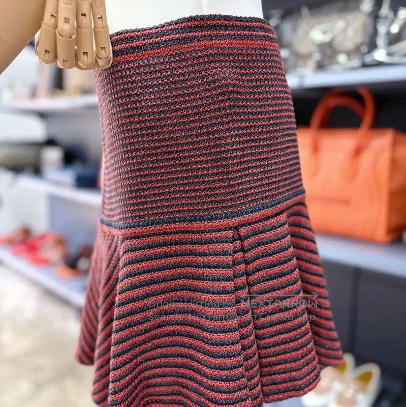 Chanel Chanel Red Striped Wool Mini Skirt . Size 24" / US 00 / IT 34 - 2 Thumbnail