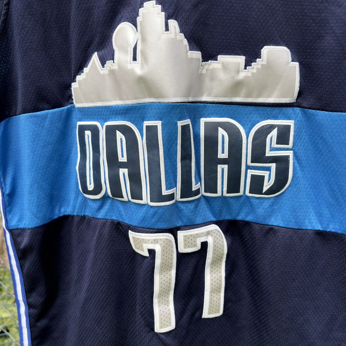 Nike Nike NBA Dallas Mavericks Luka Dončić Skyline Jersey Size US M / EU 48-50 / 2 - 5 Thumbnail