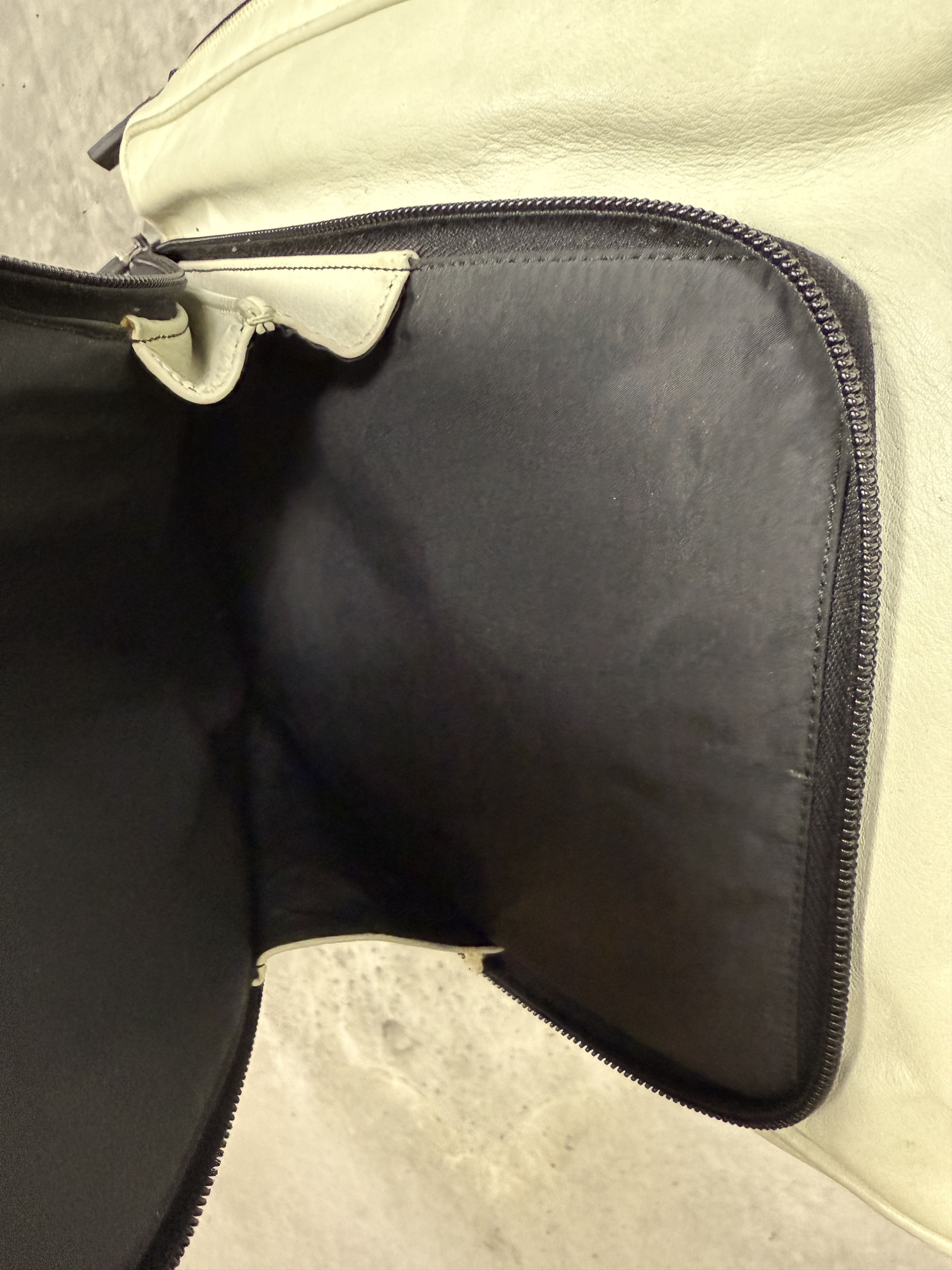 Miu Miu vintage 1999 Miu Miu Leather Crossbody Bag backpack Size ONE SIZE - 6 Thumbnail