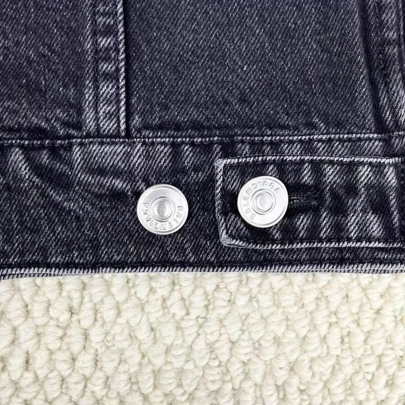 Balenciaga Balenciaga Wash black to do old damage, embroider sinner l Size US S / EU 44-46 / 1 - 5 Thumbnail