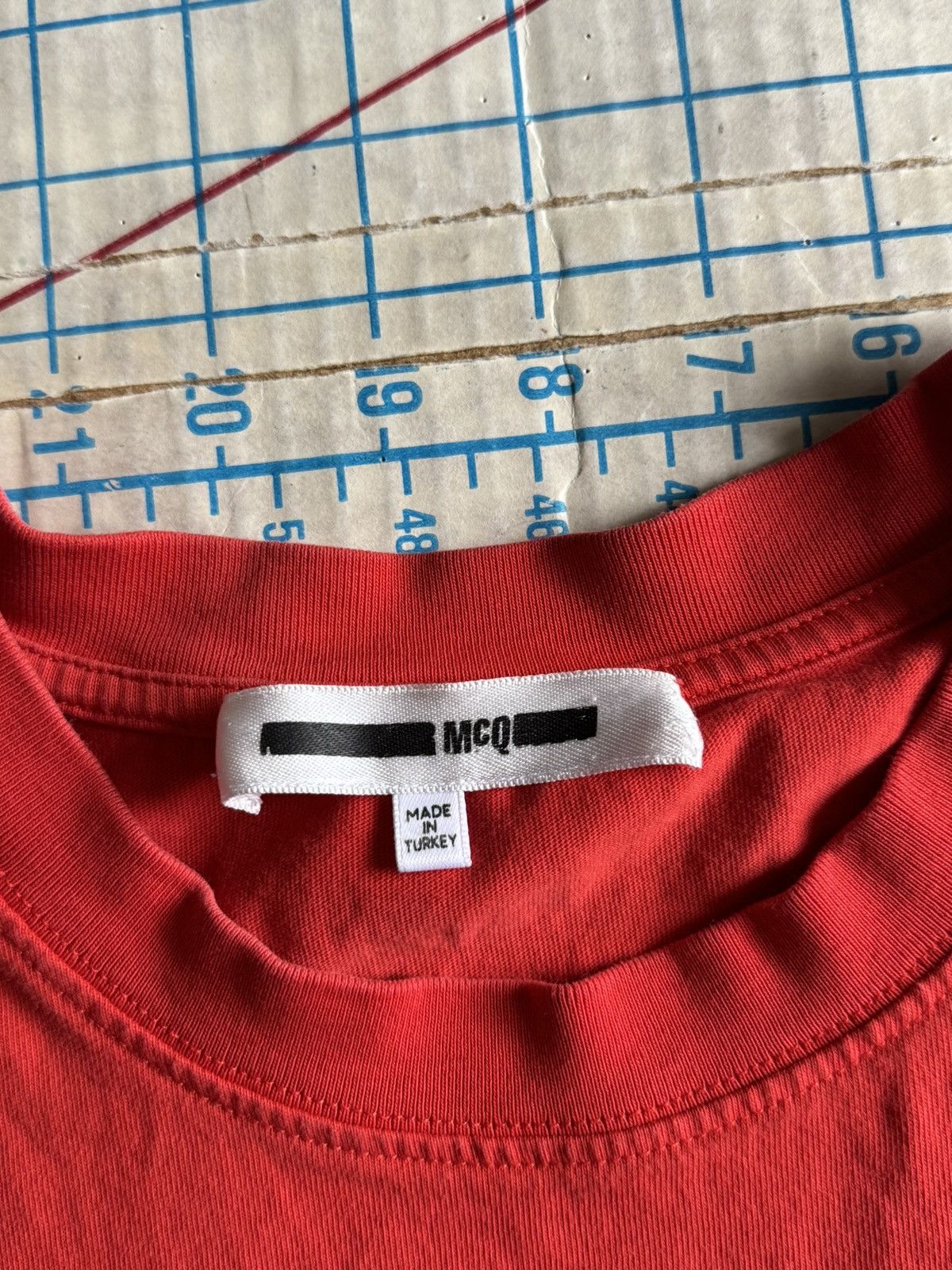 Alexander McQueen × MCQ McQ Alexander McQueen Spell Out Tee Red Size Large Size US L / EU 52-54 / 3 - 7 Thumbnail