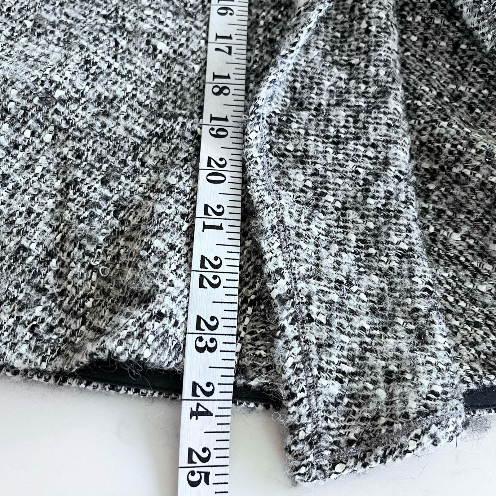 Oscar De La Renta Oscar de la Renta Black White Knee Length Pencil Skirt Size 30" / US 8 / IT 44 - 12 Thumbnail