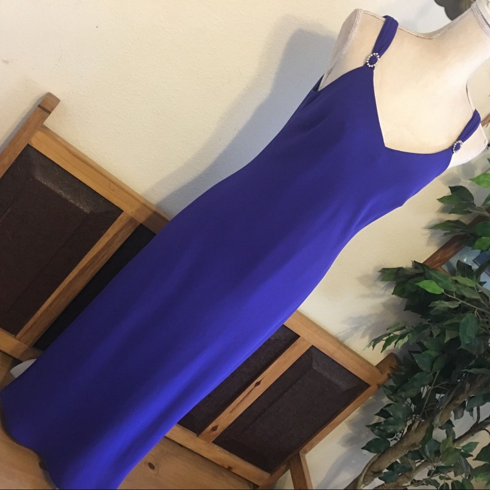 Evan Picone Evan Picone royal purple form fitting maxi dress Size M / US 6-8 / IT 42-44 - 3 Thumbnail