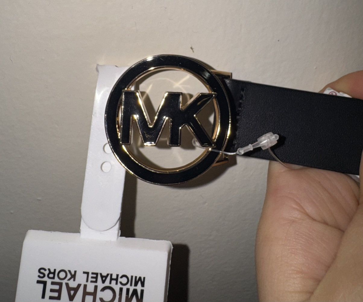 Michael Kors Michael Kors logo women’s belt size S gold / black Size ONE SIZE - 3 Thumbnail