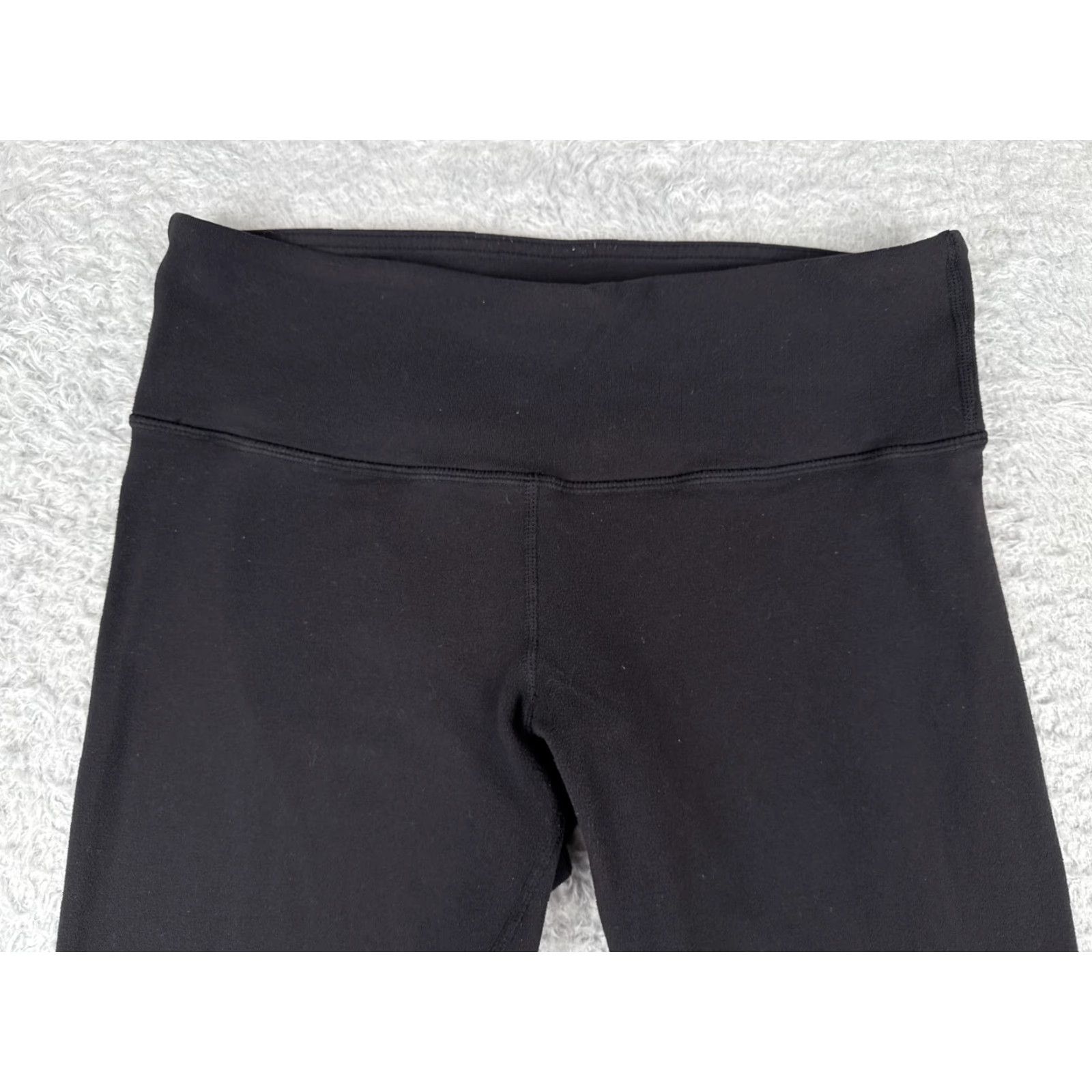Lululemon Lululemon Pants Womens 6 Black Wunder Under Crop Yoga Luon Fabric Cropped Pockets Straight Leg 21 in Inseam Regular Size Type Activewear Womens Size 28" / US 6 / IT 42 - 4 Thumbnail