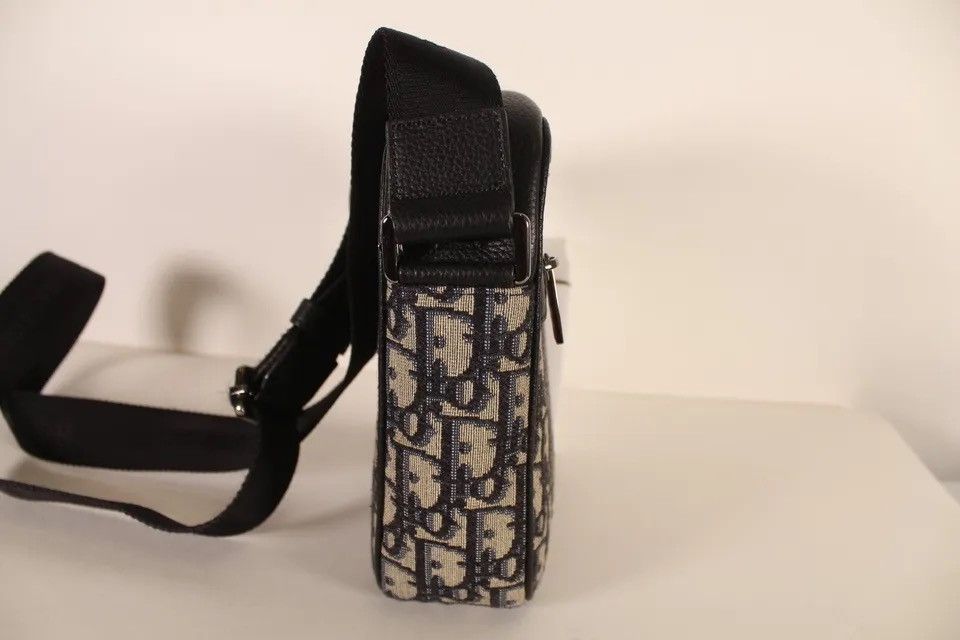 Dior Authentic Christian Dior Oblique Blue Beige Crossbody Bag Size ONE SIZE - 18 Thumbnail