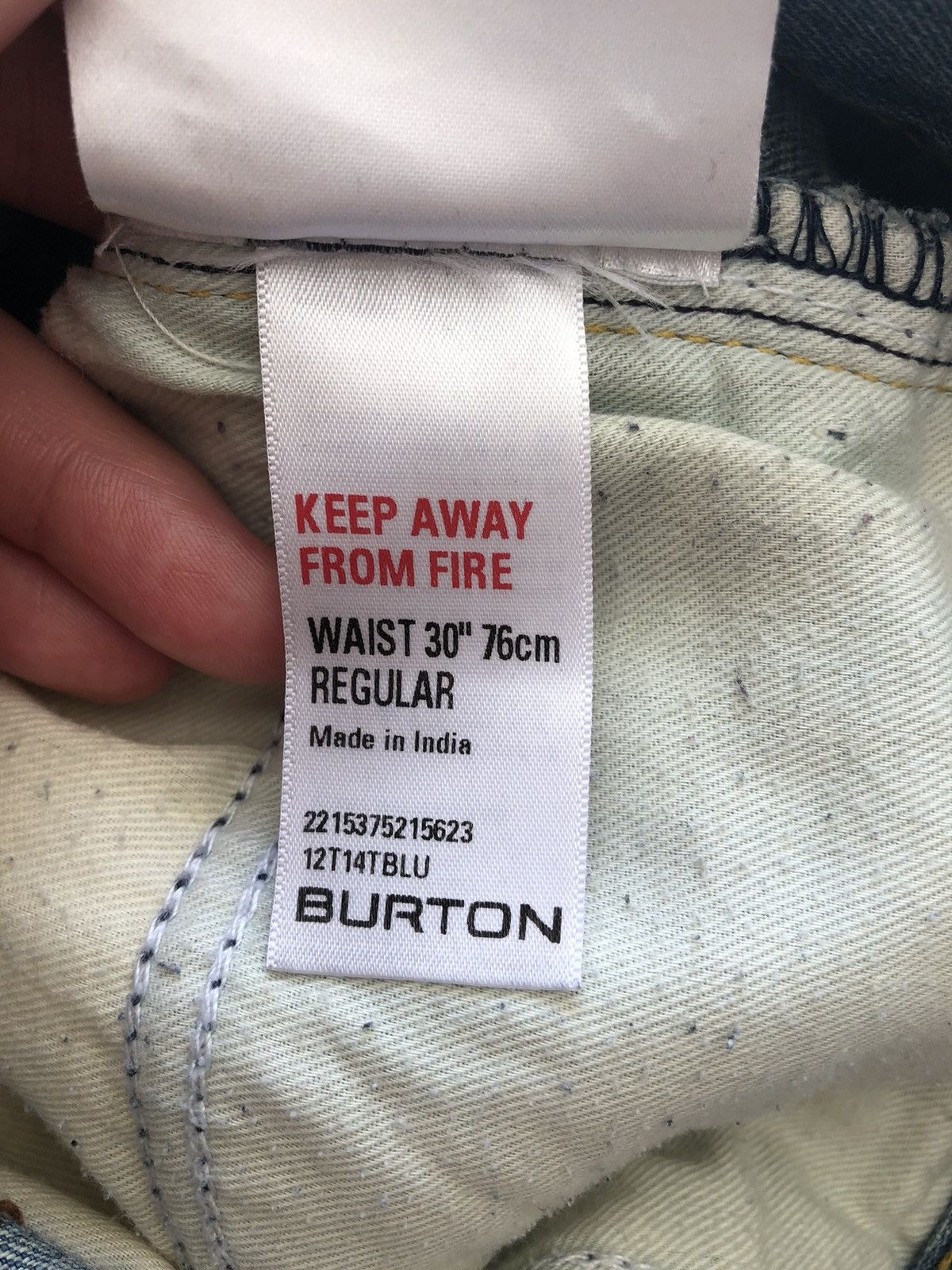 Burton BURTON LONDON VINTAGE QUALITY LIGHT REGULAR FIT DENIM JEANS Size US 30 / EU 46 - 6 Thumbnail