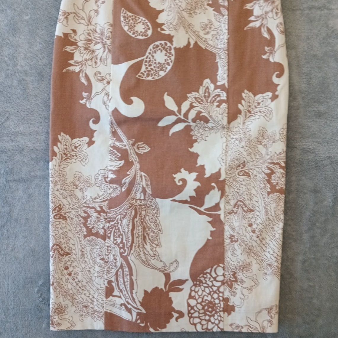 Talbots **Talbots Brown Floral Knee Length Pencil Dress Size 2 Lined** User: **Talbots Brown Floral Knee-Length Pencil Dress Size 2 Lined** Size XS / US 0-2 / IT 36-38 - 3 Thumbnail