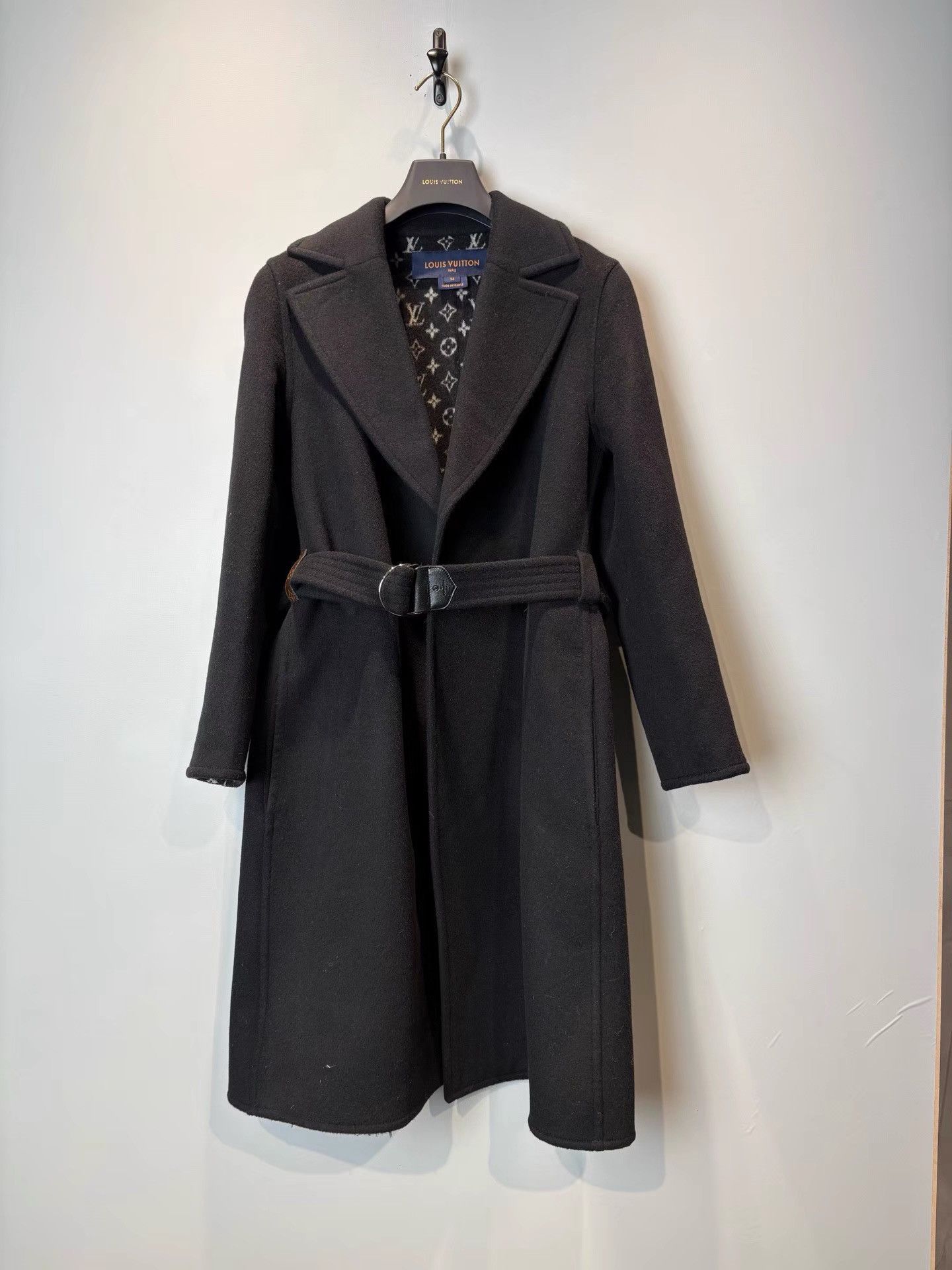 Louis Vuitton LV Louis Vuitton Black Lining Monogram Wool Coat K36 Size XXS / US 00 / IT 34 - 1 Thumbnail