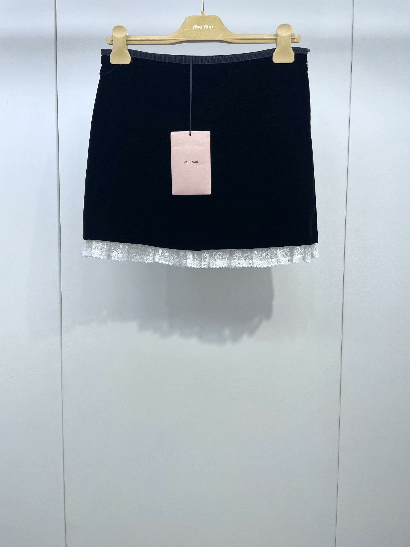 Miu Miu Miumiu Black Velvet Lace Hem Skirt Size 40" / US 18 - 1 Thumbnail