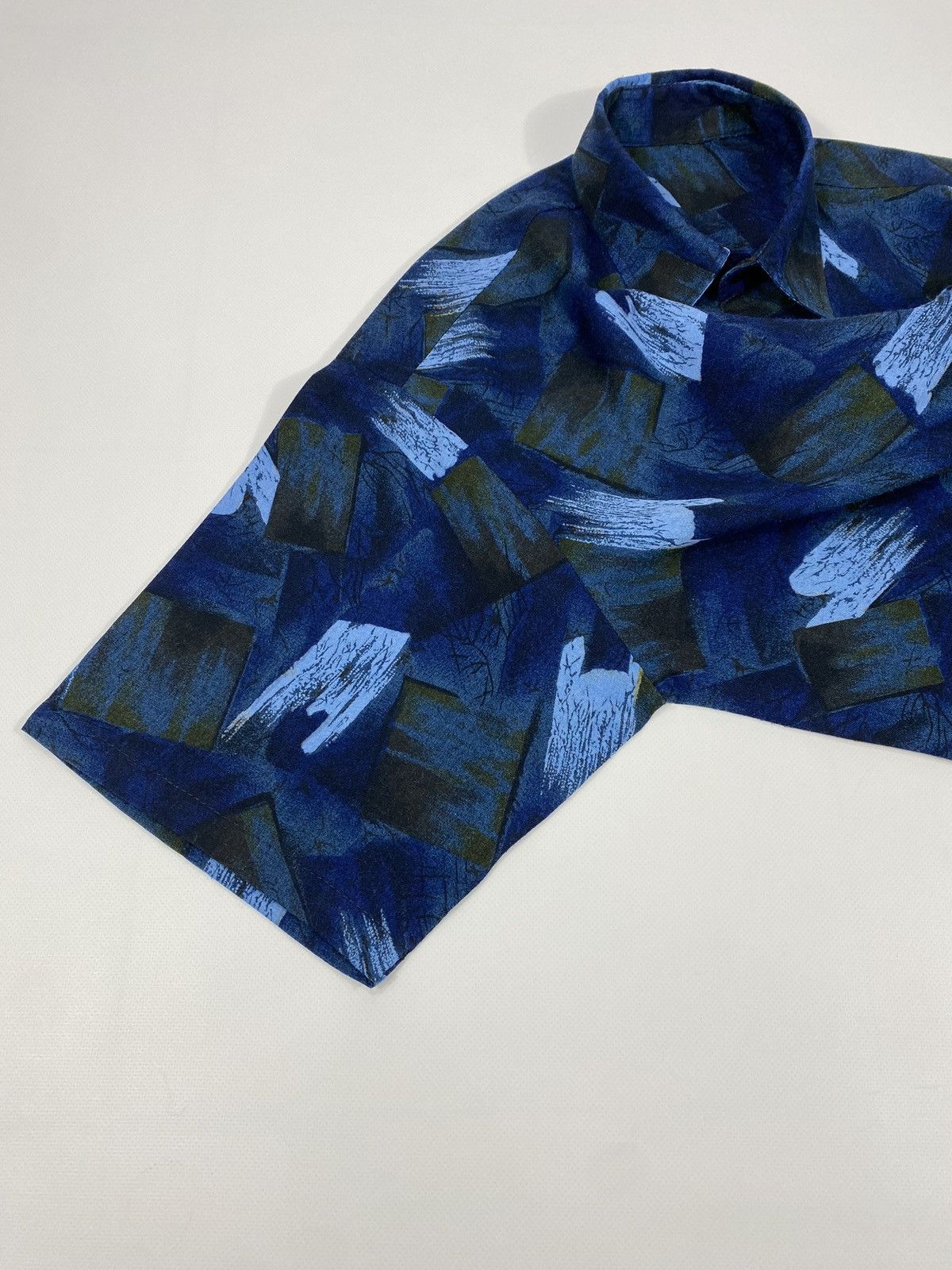 Vintage Vintage 90s Crazy Abstract Hawaiian Festival Party Shirt Size US XL / EU 56 / 4 - 5 Thumbnail