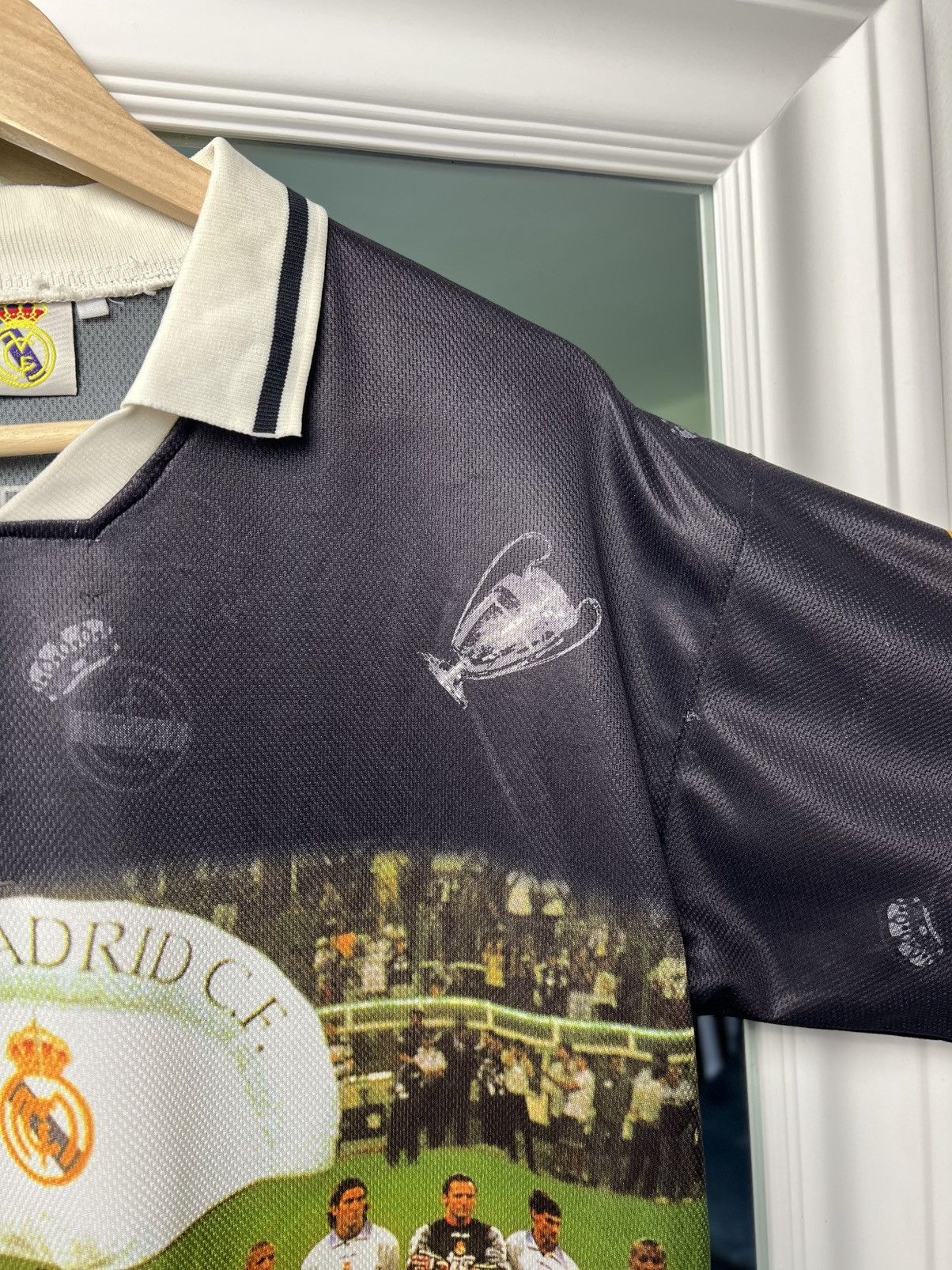 Vintage Real Madrid 97/98 Vintage Home Shirt #7–Spain Copa de Europa Size US S / EU 44-46 / 1 - 11 Thumbnail