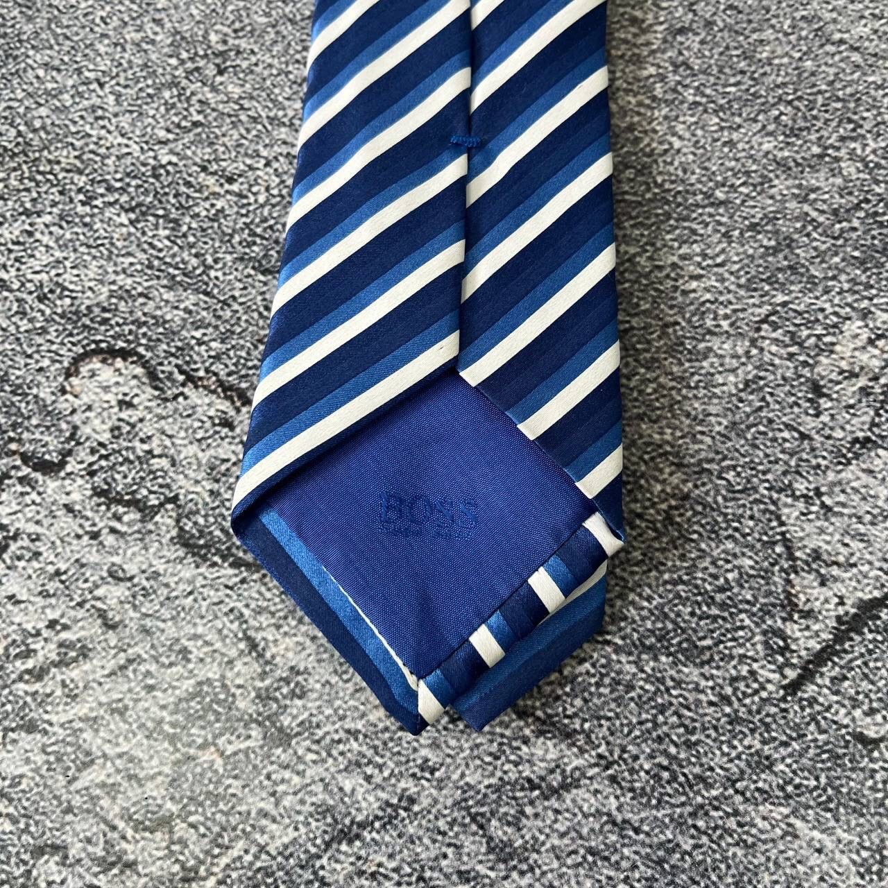 Hugo Boss HUGO BOSS Men's Silk Tie Blue And Ivory Striped Pattern Size ONE SIZE - 7 Thumbnail