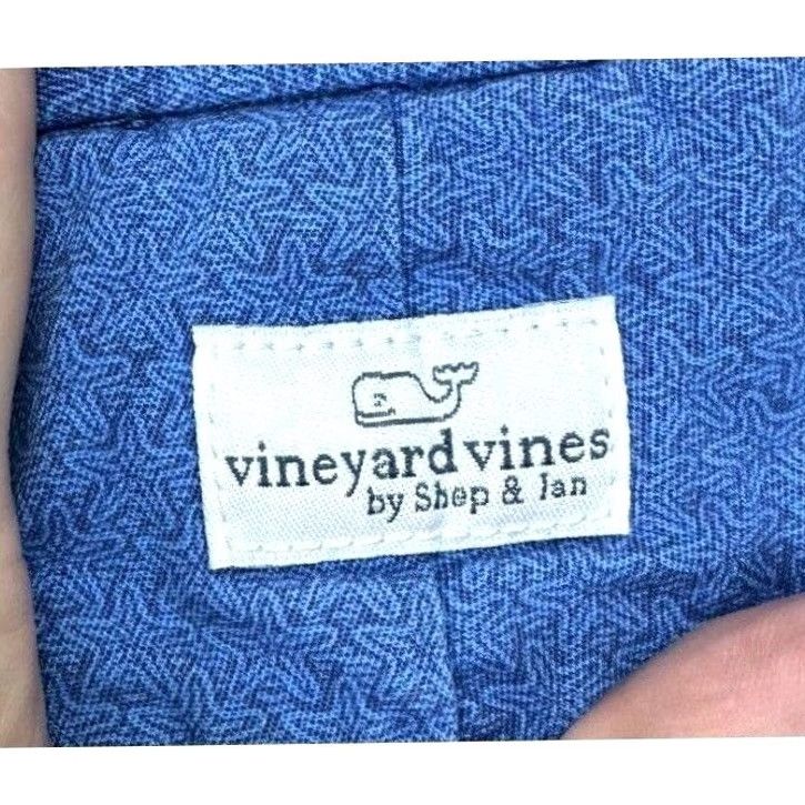 Vineyard Vines Vineyard Vines Shorts Mens 30 Blue Star Fish Print Stretch Performance Tech Logo Khakis Casual Outdoor Flat Front Regular Waist 30 Blue Mens Size US 30 / EU 46 - 7 Thumbnail