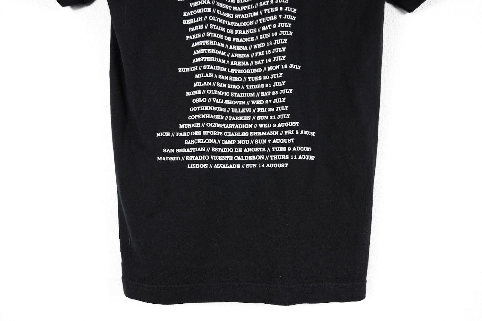 Band Tees × Vintage Vintage Vertigo 2005 Tour Graphic Print Tee T-shirt Y2K Size US S / EU 44-46 / 1 - 12 Thumbnail