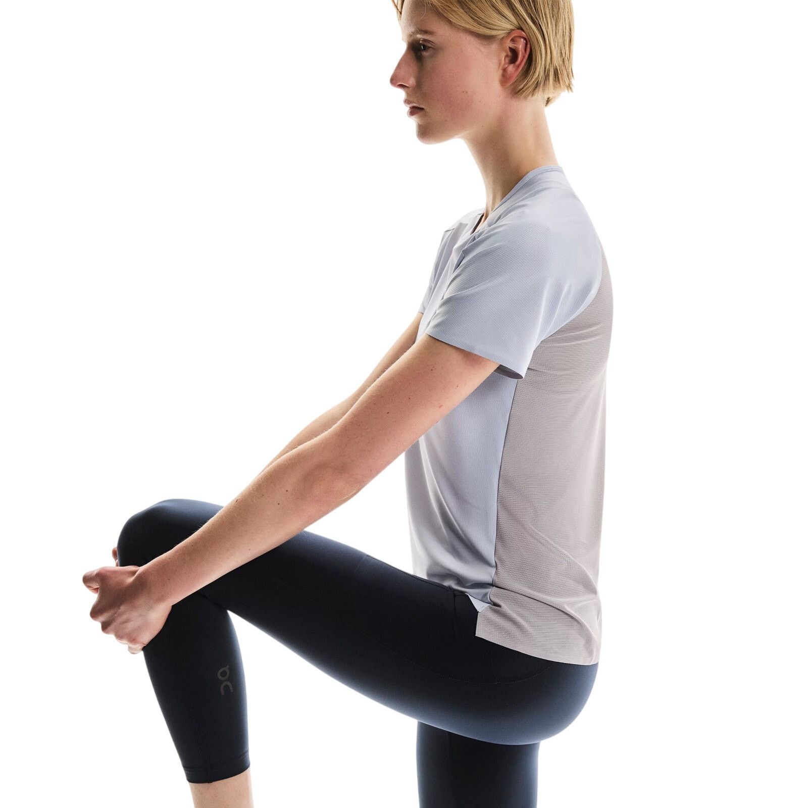 On On Performance-T Shirt in Nimbus/Lilac Women's Size M - New Size M / US 6-8 / IT 42-44 - 4 Thumbnail