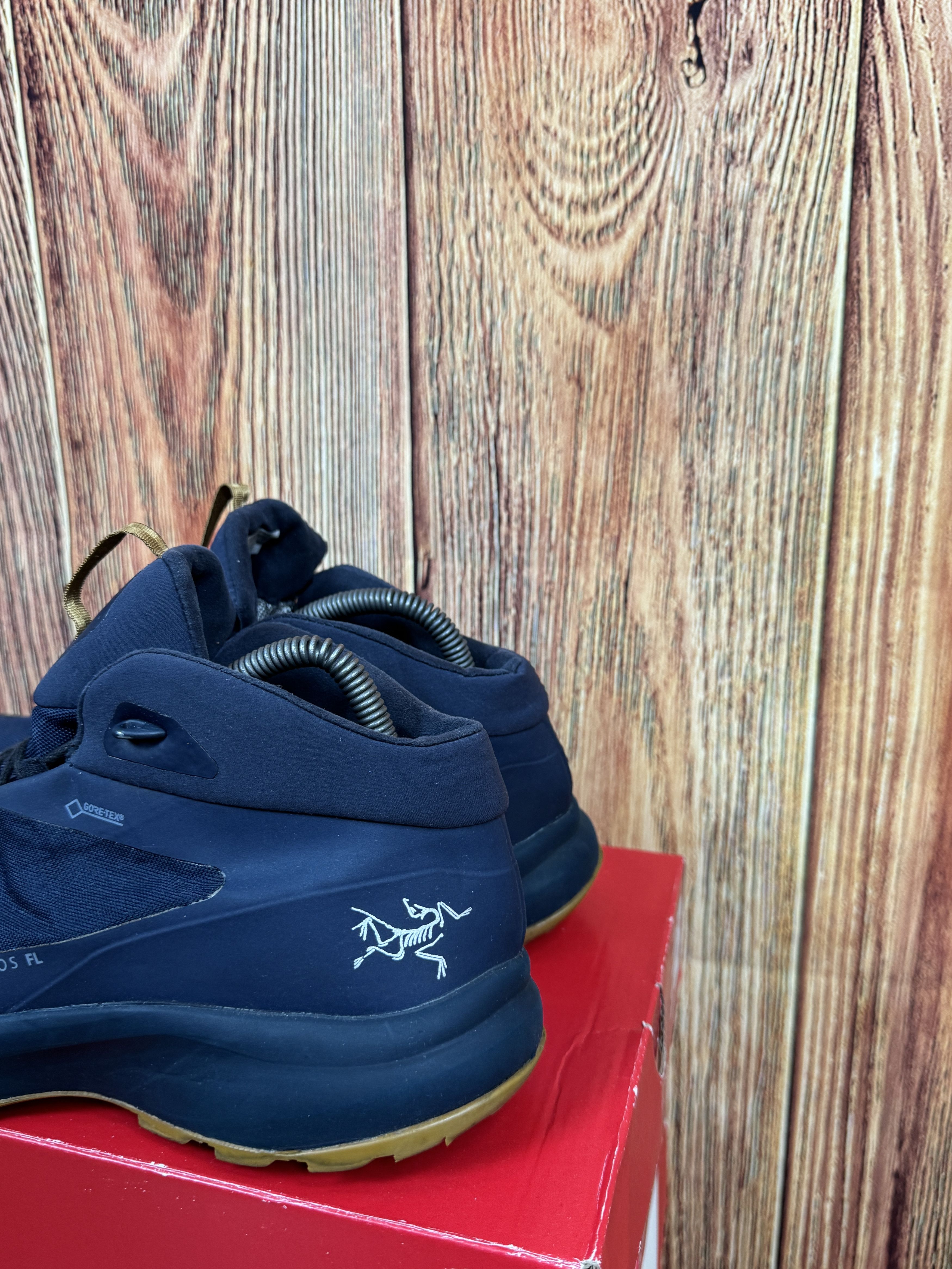 Arc'teryx Arcteryx Aerios FL2 Gore-tex Mid Vibram Shoes Size US 8.5 / EU 41-42 - 2 Thumbnail