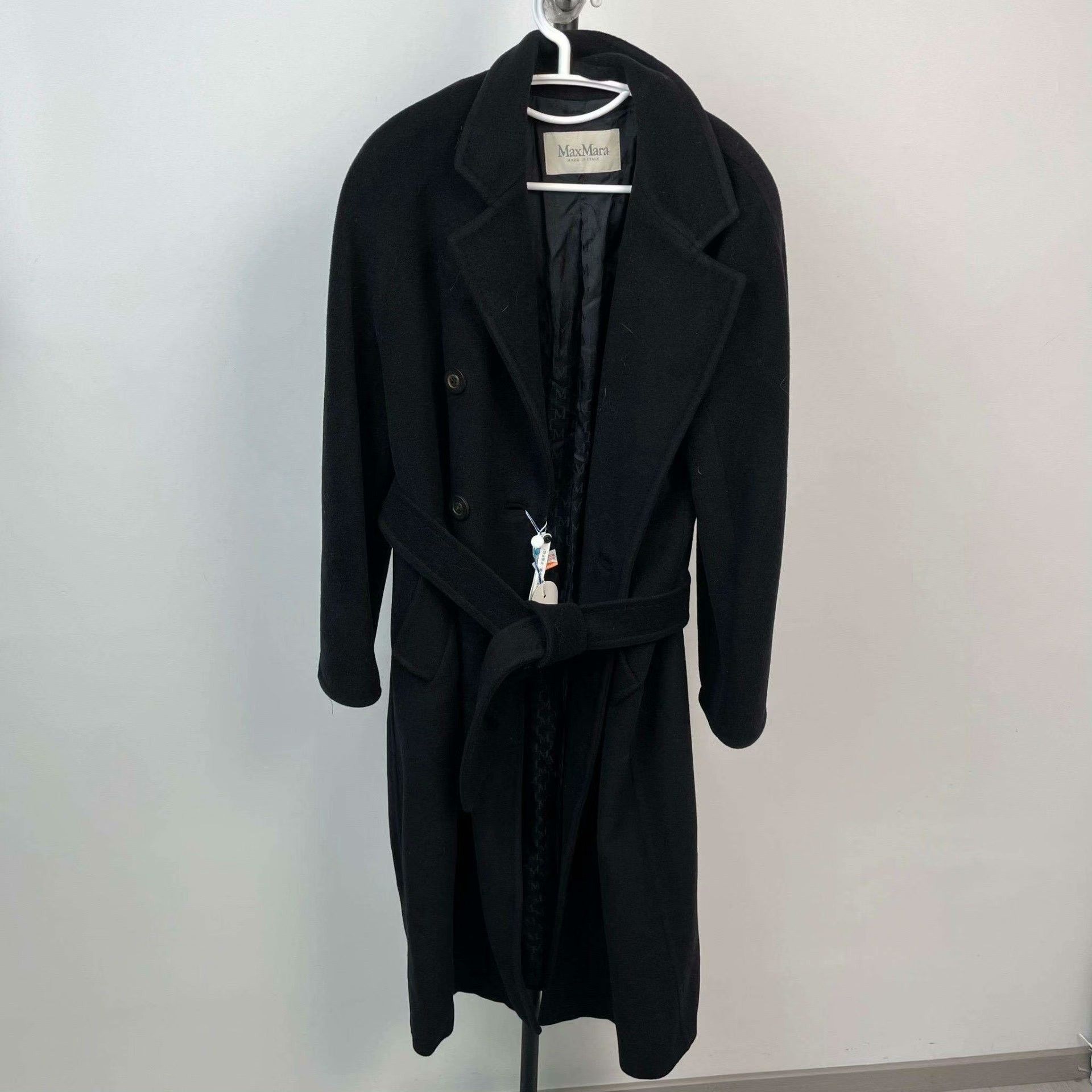 Max Mara Max Mara Wool Black Coat L Women Size L / US 10 / IT 46 - 1 Thumbnail