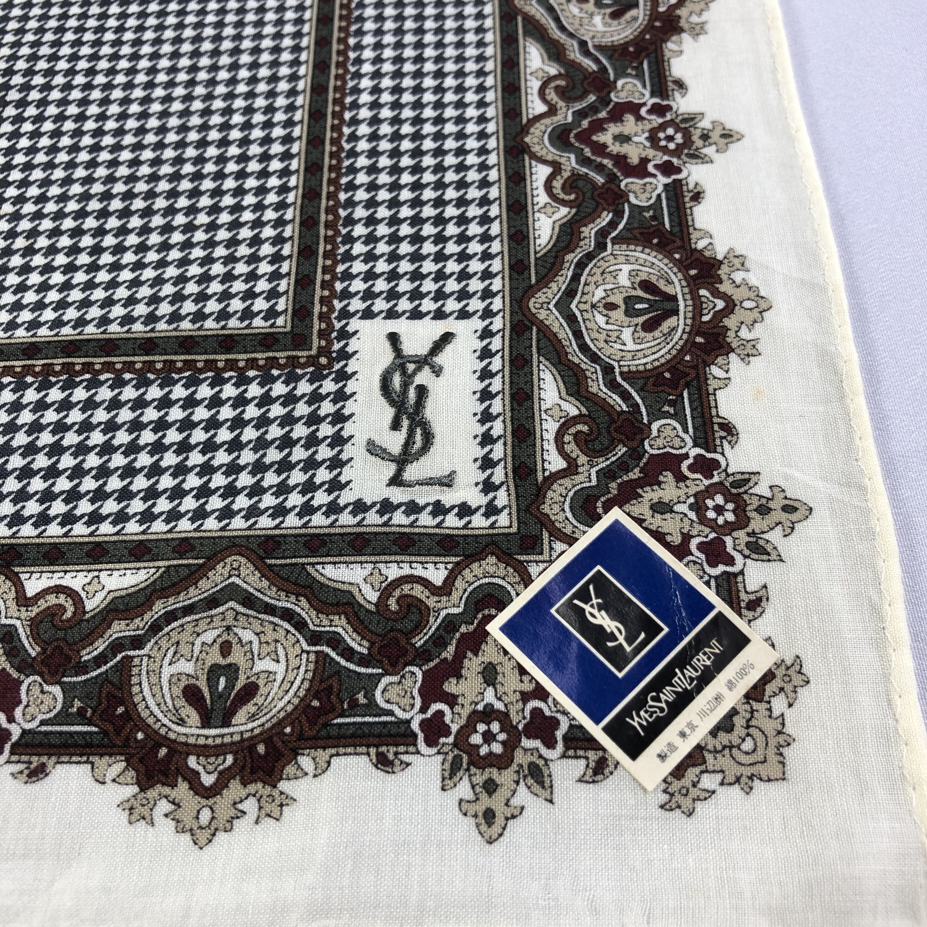 Yves Saint Laurent YSL Paisley Handkerchief Neckerchief Bandana H1766 Size ONE SIZE - 4 Thumbnail