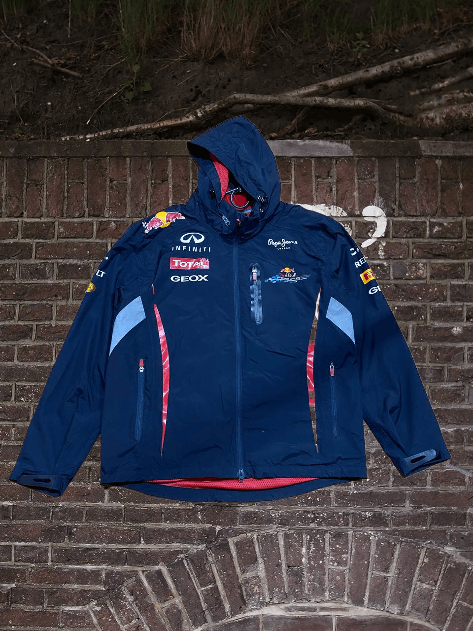 Red Bull Red Bull Vintage Racing F1/NASCAR Big Logo Y2K Jacket Size US S / EU 44-46 / 1 - 1 Thumbnail