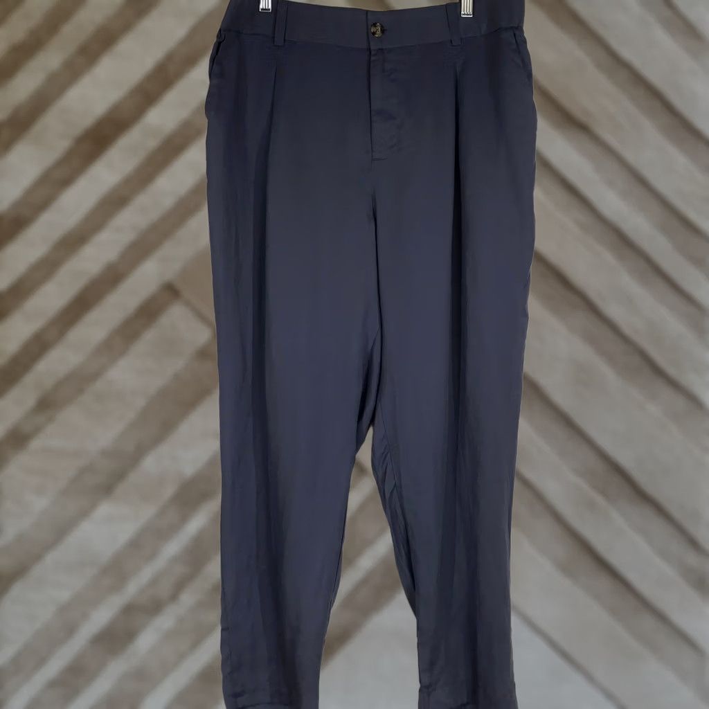 Torrid Torrid Pants Women's Size 16 Blue Linen Blend Flat Front Taper Size 38" / US 16 / IT 52 - 1 Thumbnail